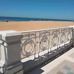 Beach-Golf House